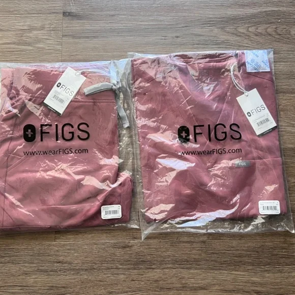 New Figs women scrub set Top and Jogger - Picture 8 of 8